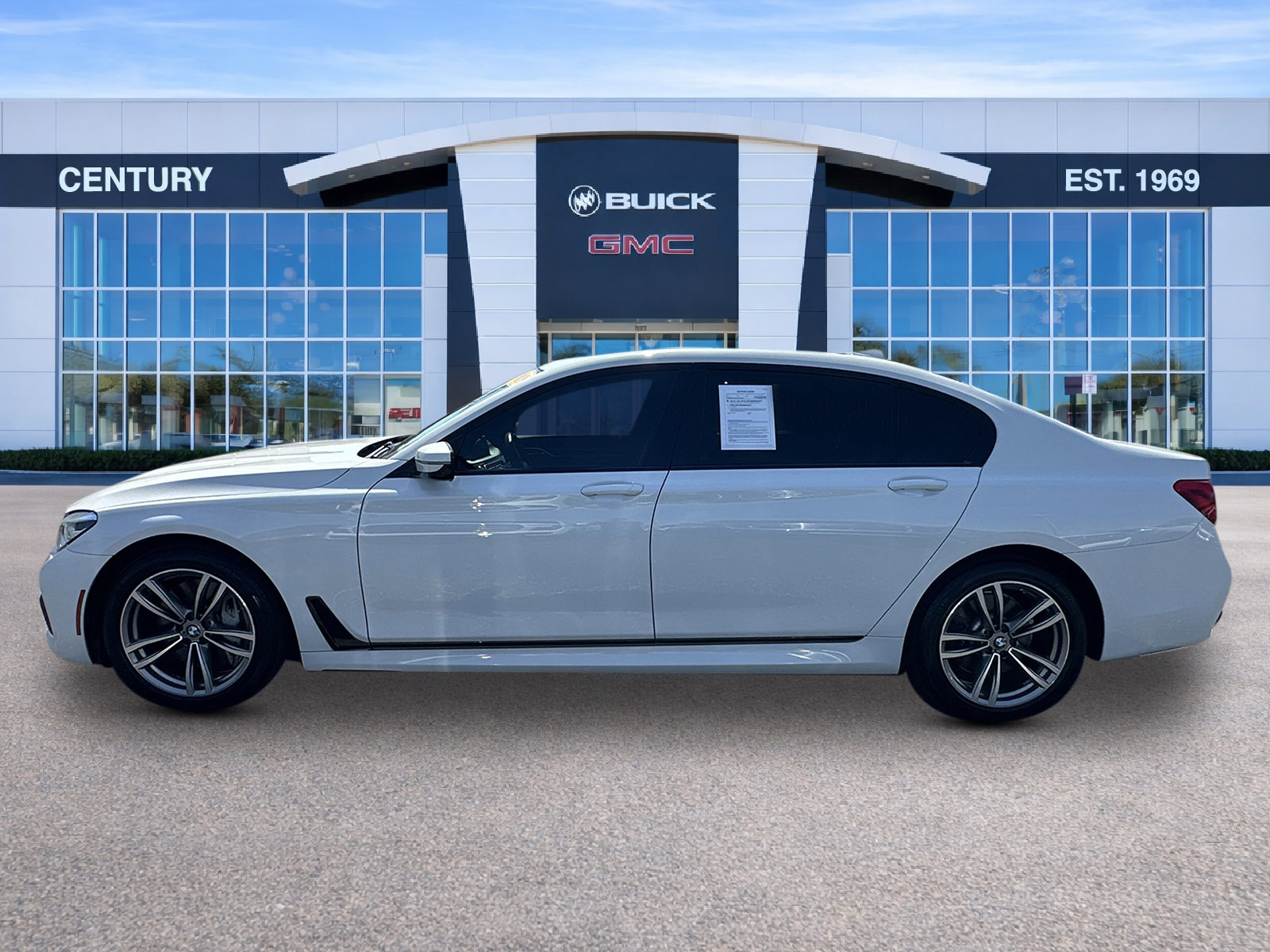 Used 2018 BMW 750i image 7