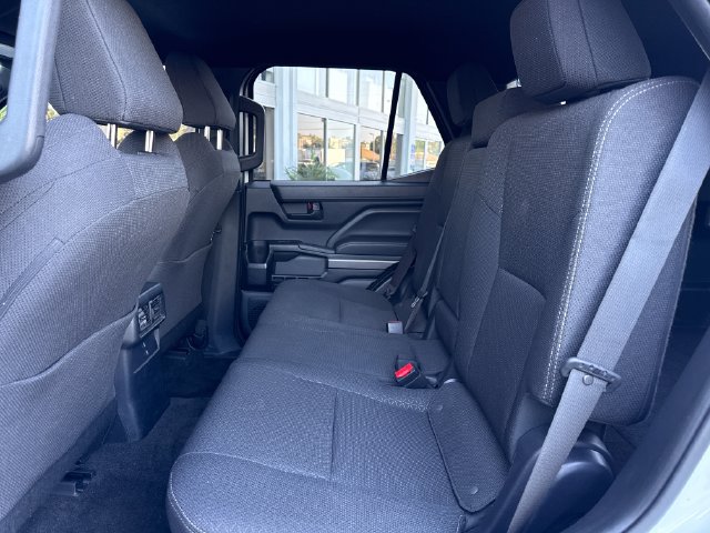 Used 2025 Toyota 4Runner SR5 AWD/4WD image 25