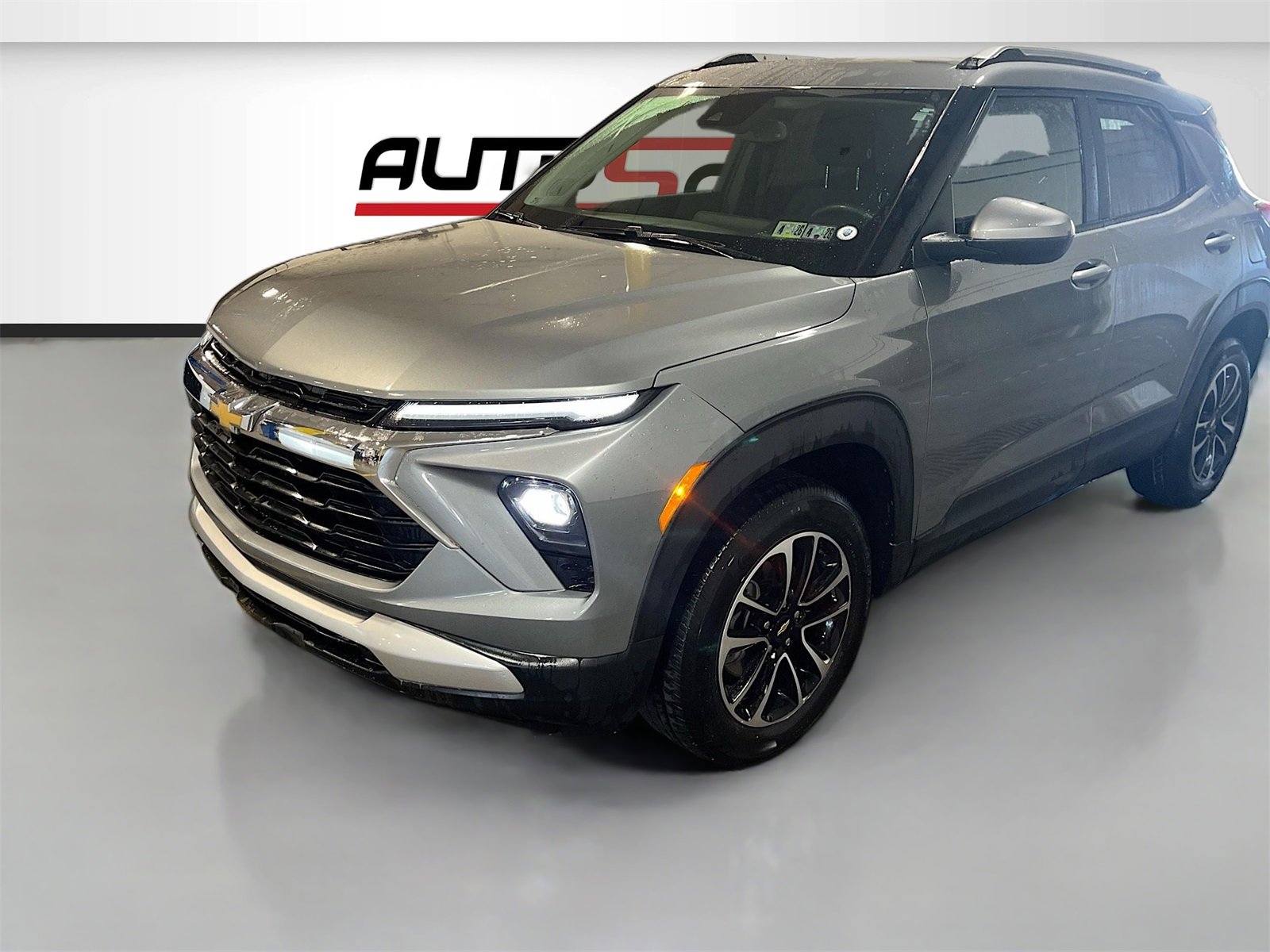 Used 2024 Chevrolet TrailBlazer LT w/ Convenience Package image 3