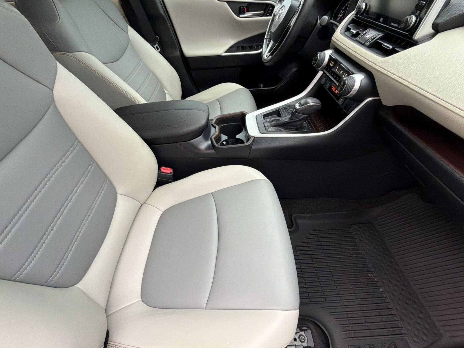 Used 2021 Toyota RAV4 Limited FWD image 26