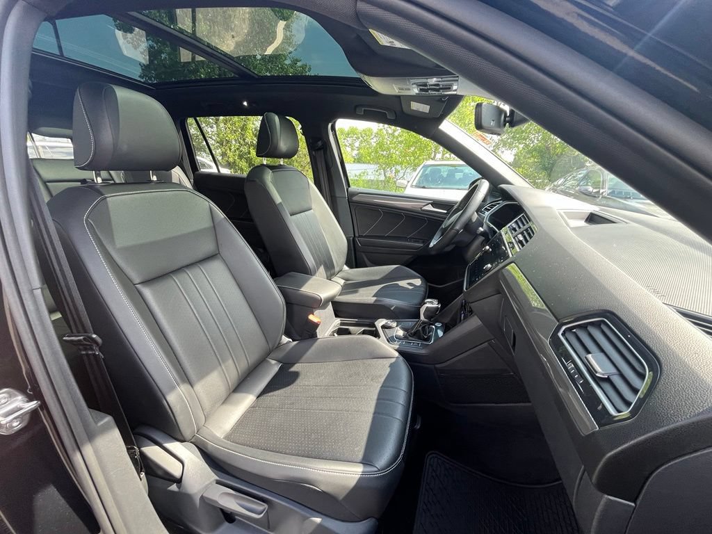 Certified 2024 Volkswagen Tiguan SE R-Line AWD/4WD image 13