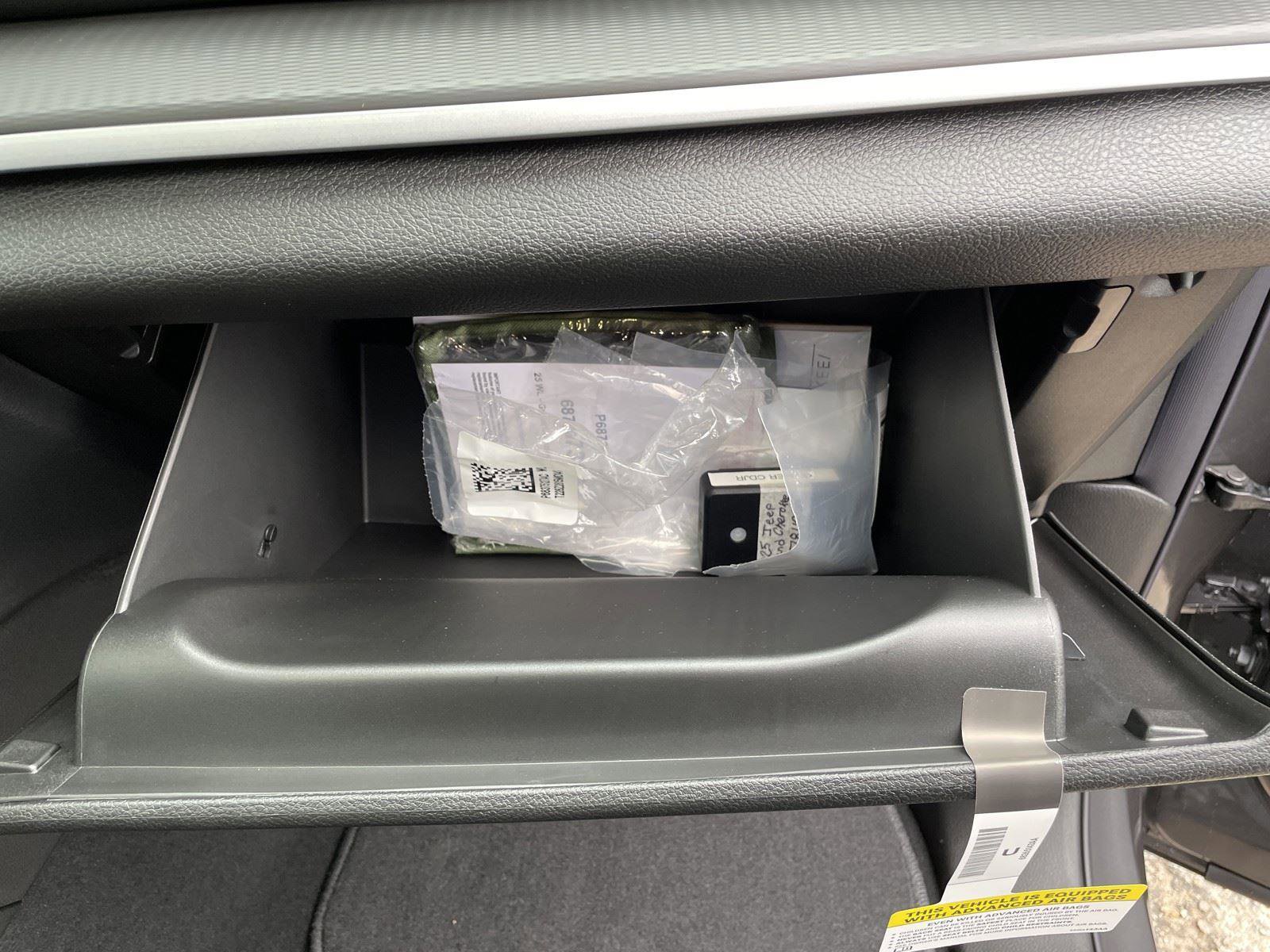 New 2025 Jeep Grand Cherokee Altitude image 39