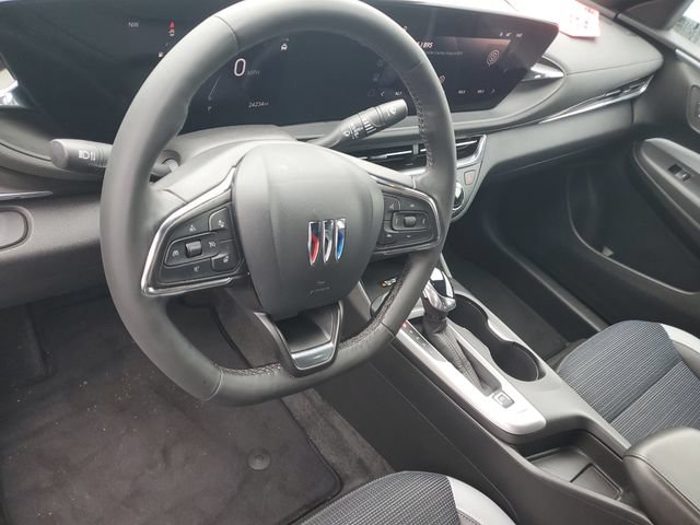 Used 2025 Buick Envista Preferred w/ Convenience I Package FWD image 11