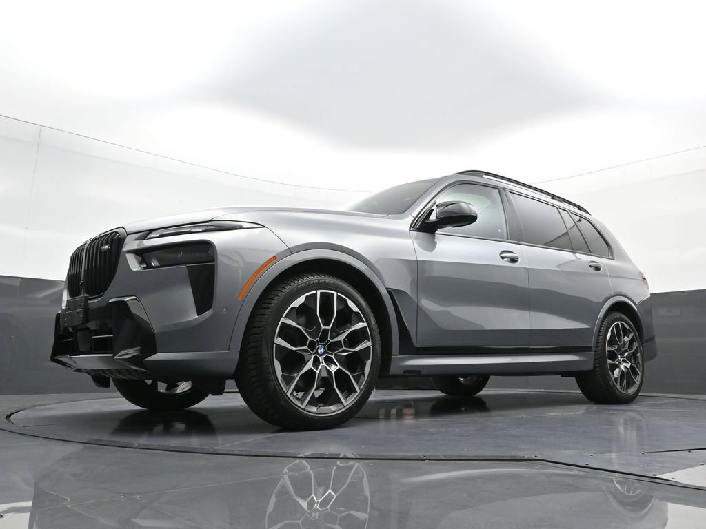 Used 2025 BMW X7 M60i w/ Executive Package image 24