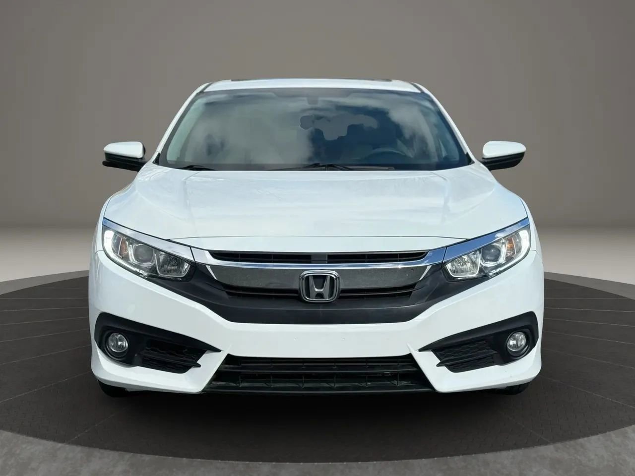 Used 2017 Honda Civic EX-T image 2