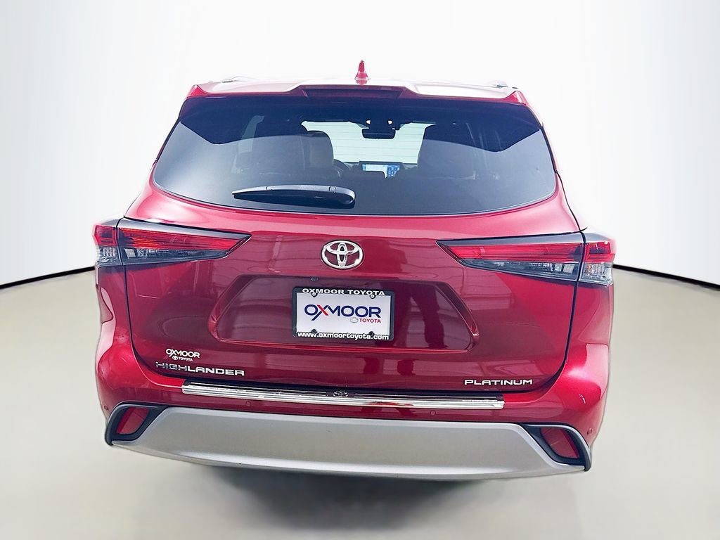 Used 2022 Toyota Highlander Platinum FWD image 6