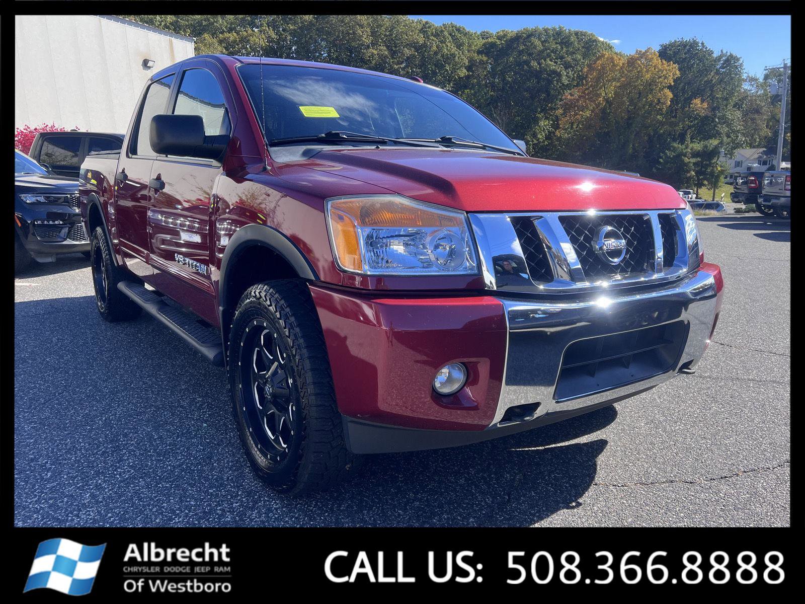 Used 2015 Nissan Titan SV w/ SV Value Truck Package image 7