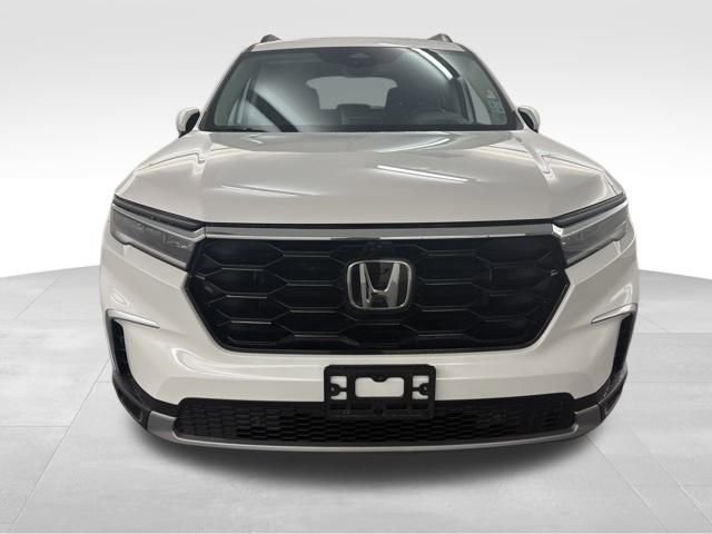 Used 2025 Honda Pilot Elite image 3