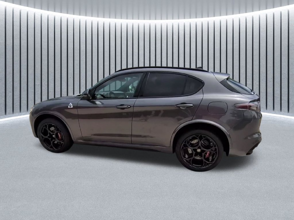 Used 2024 Alfa Romeo Stelvio Quadrifoglio AWD/4WD image 7