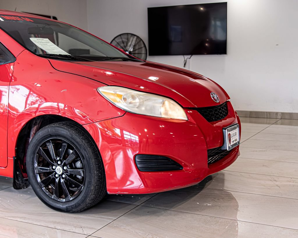 Used 2009 Toyota Matrix FWD image 3