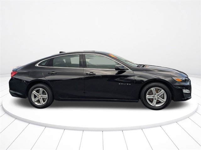Used 2024 Chevrolet Malibu LT image 2