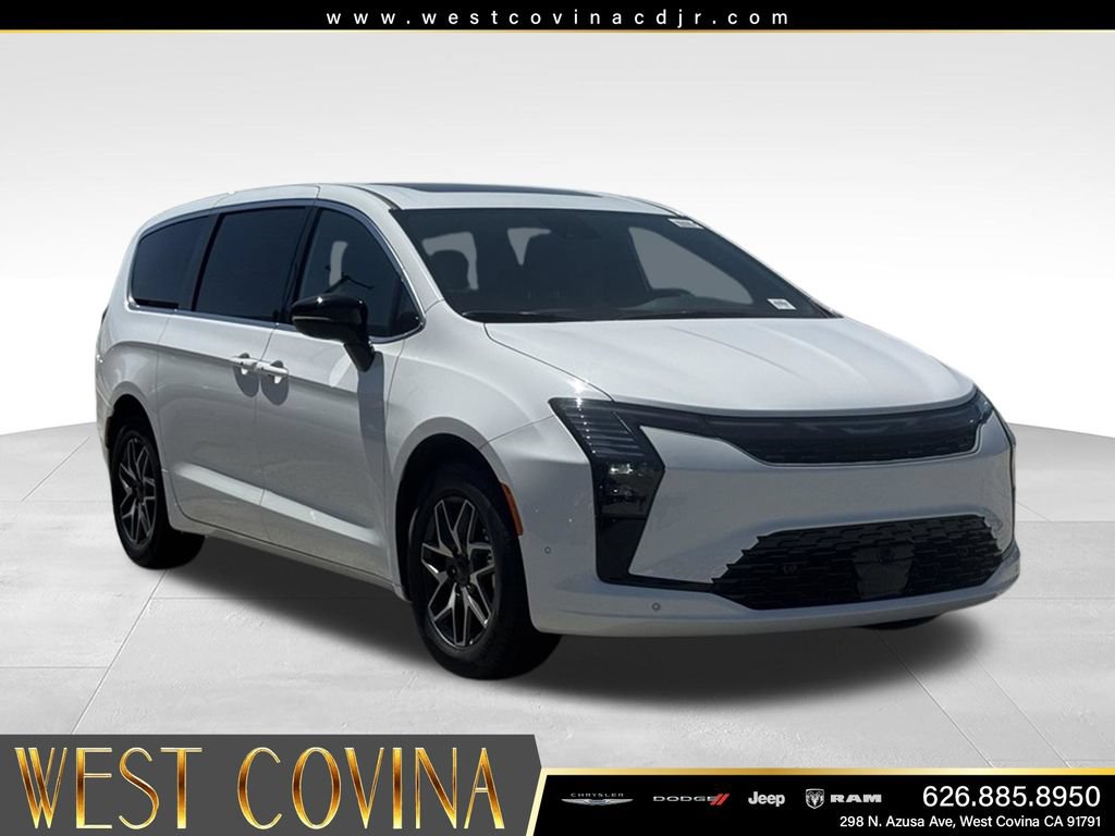 New 2027 Chrysler Pacifica Limited FWD image 4