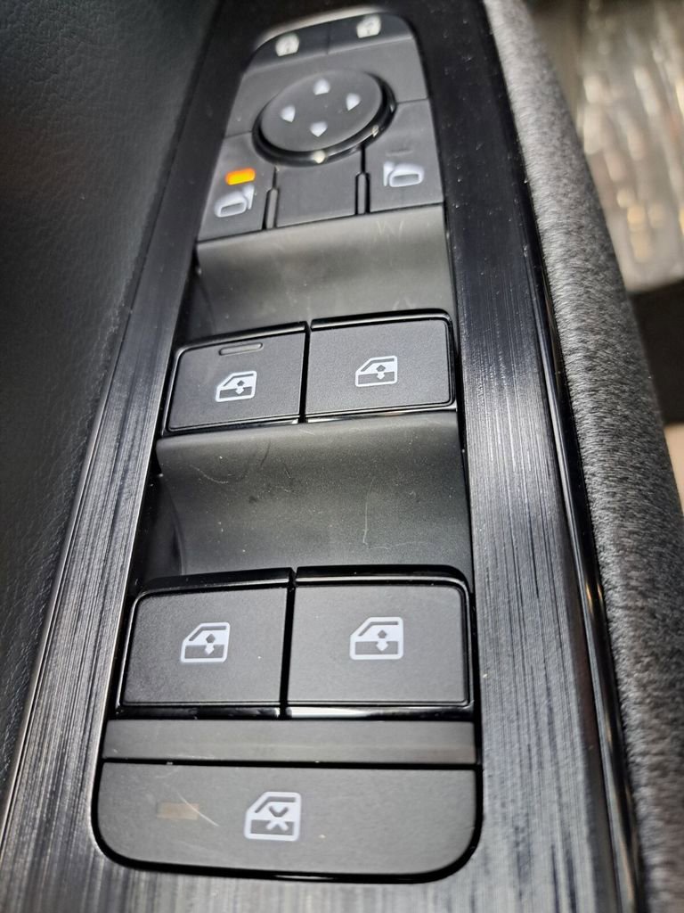 Used 2026 Nissan Kicks SV image 16