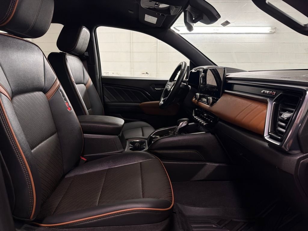 Used 2024 GMC Canyon AT4 w/ AT4 Premium Package image 27