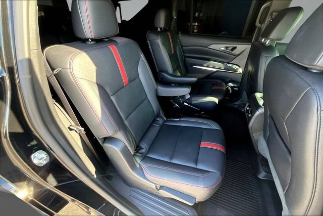 Used 2025 Chevrolet Traverse RS w/ LPO, Floor Liner Package FWD image 25