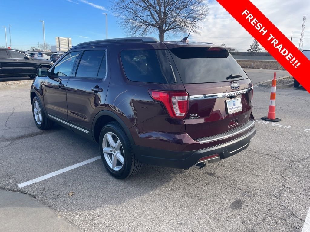 Used 2018 Ford Explorer XLT w/ Equipment Group 201A image 5