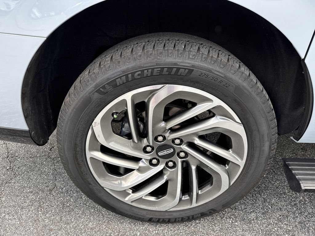 Used 2025 Lincoln Navigator L Reserve AWD/4WD image 17