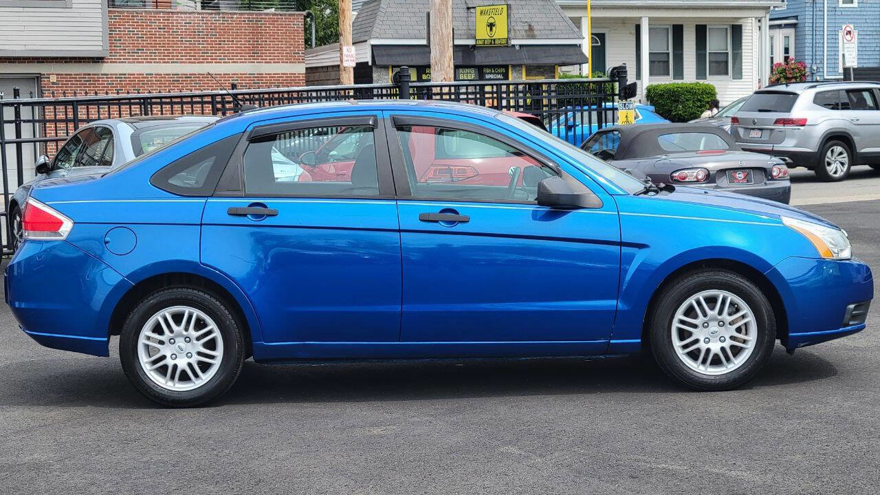 Used 2010 Ford Focus SE FWD image 5