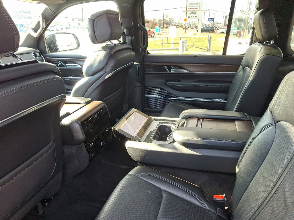 Used 2024 Jeep Grand Wagoneer L 4WD image 20