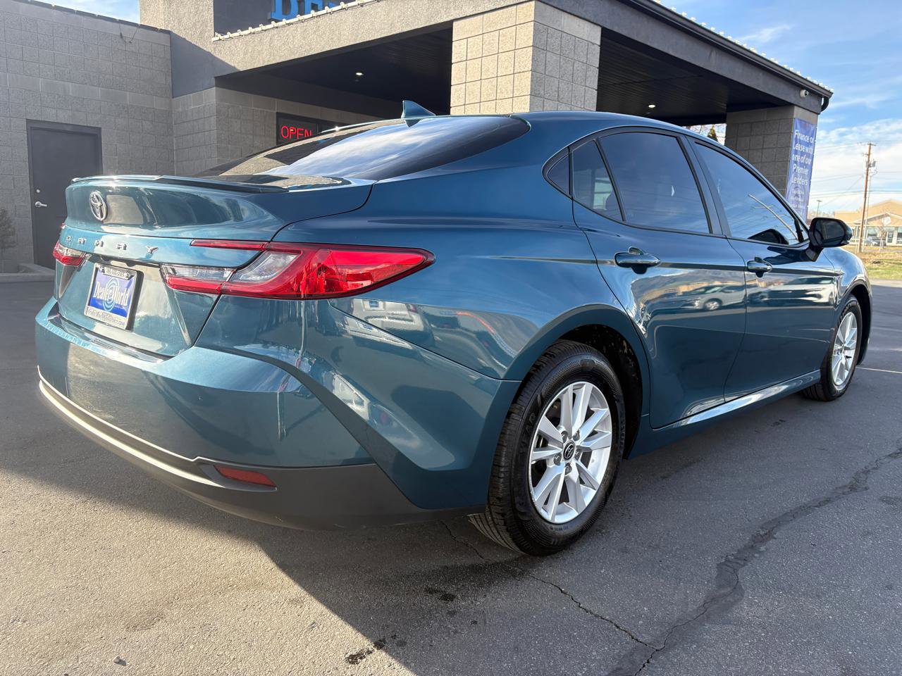 Used 2025 Toyota Camry LE image 6