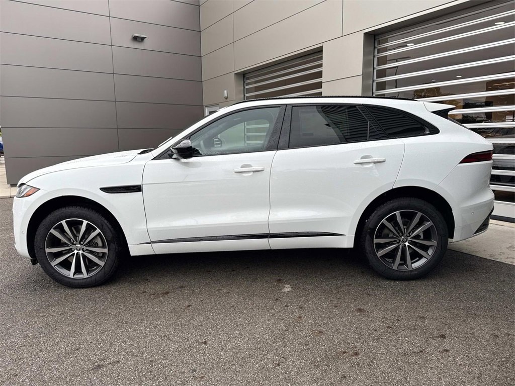 New 2026 Jaguar F-PACE R-Dynamic S image 4