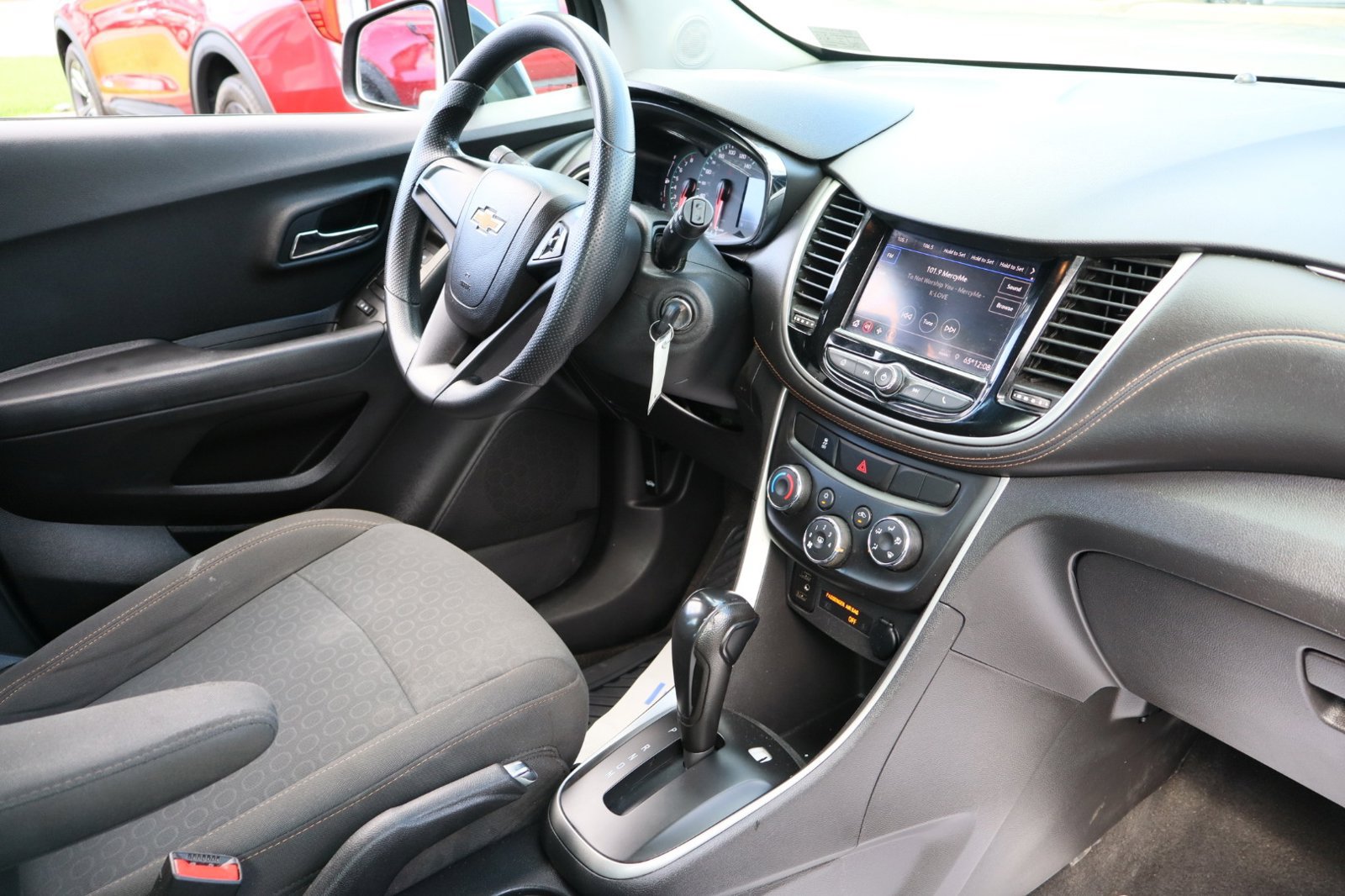 Used 2020 Chevrolet Trax LS w/ LPO, Protection Package FWD image 32