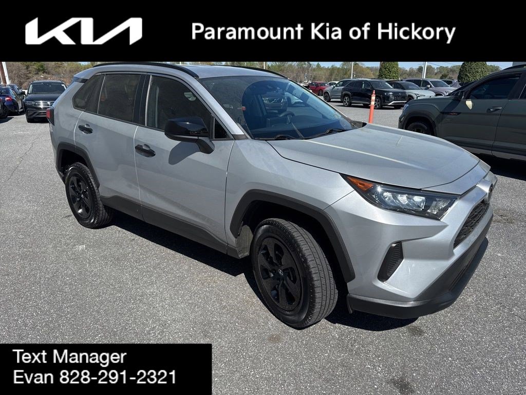 Used 2020 Toyota RAV4 LE image 3