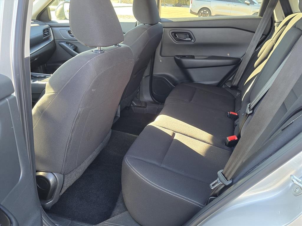 Used 2024 Nissan Rogue S image 10