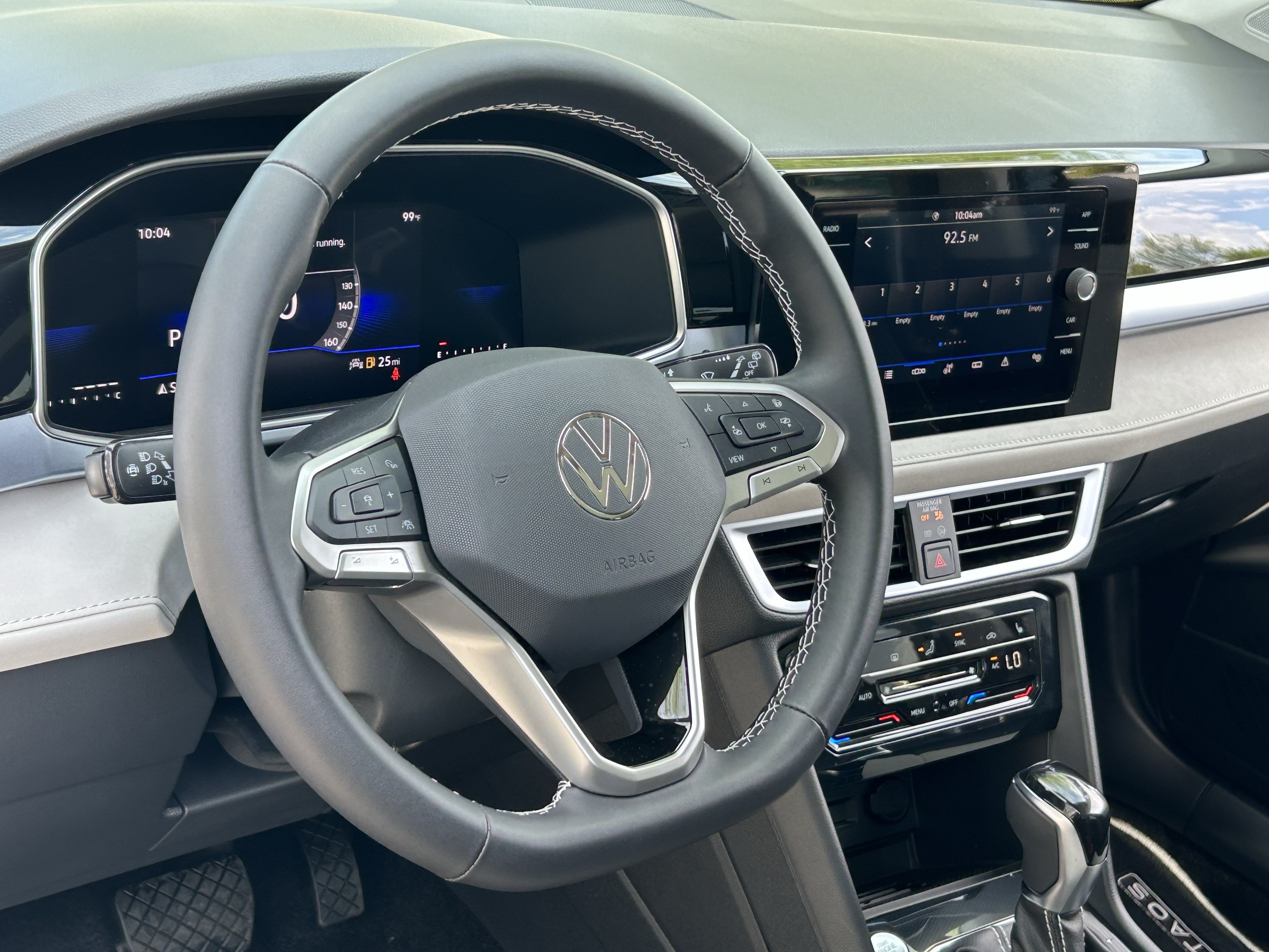 New 2026 Volkswagen Taos SE FWD image 21