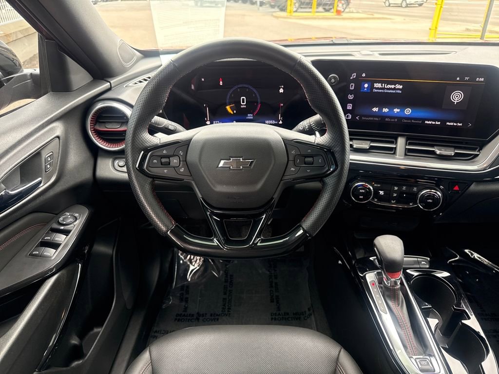 Used 2024 Chevrolet Trax RS w/ Sunroof Package image 13