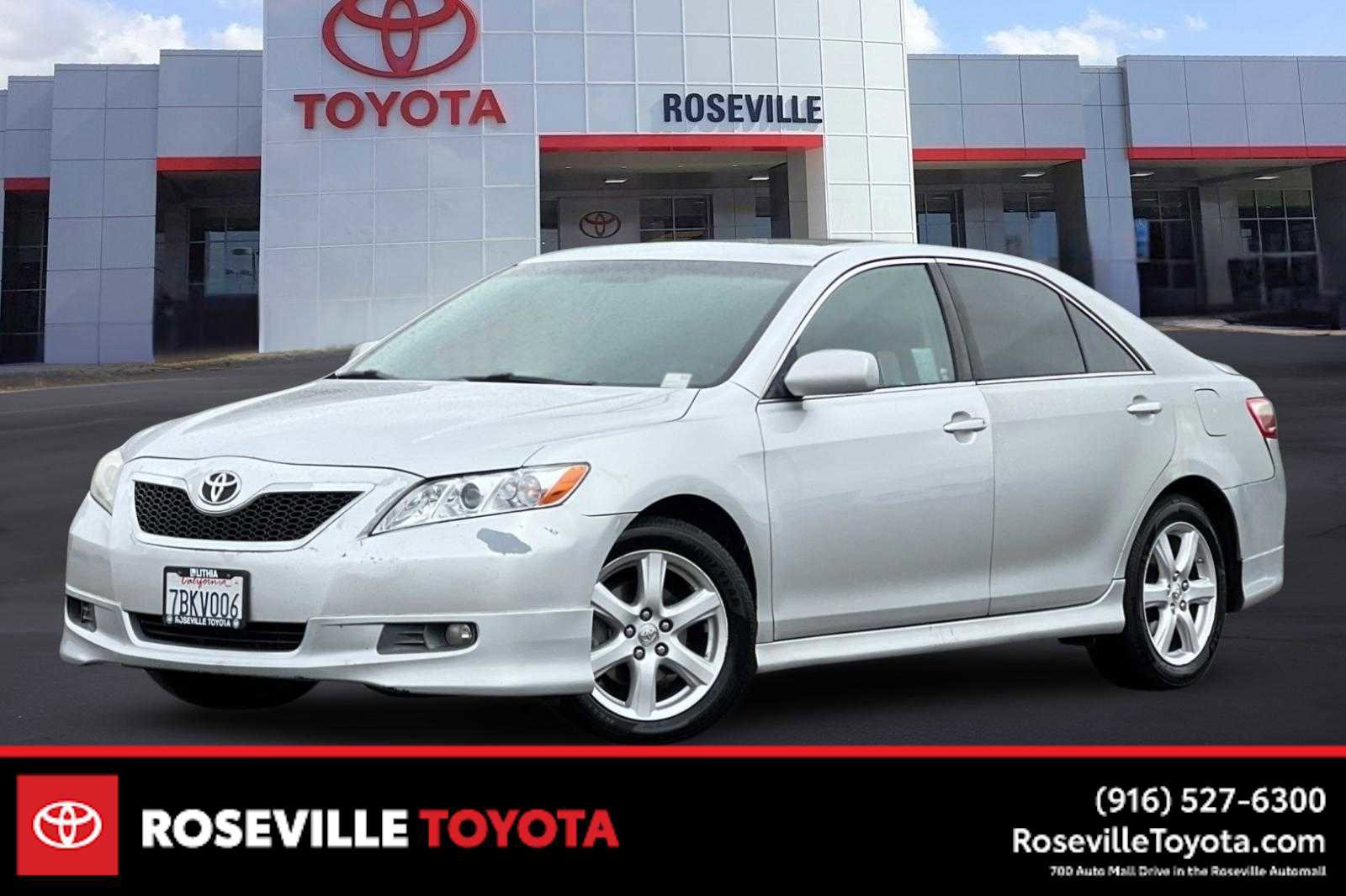 Used 2009 Toyota Camry SE FWD image 1