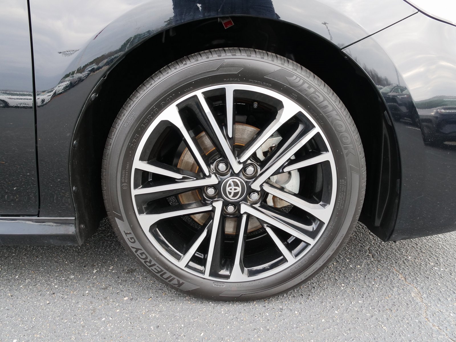 Used 2025 Toyota Camry XLE image 11