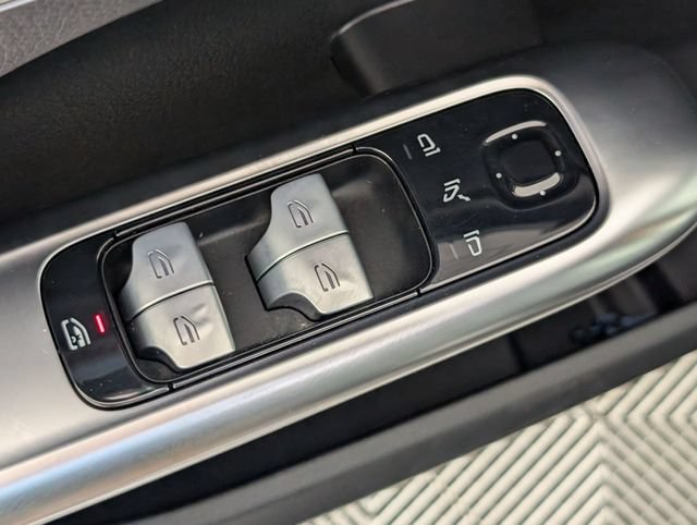Used 2024 Mercedes-Benz C 300 Sedan image 12