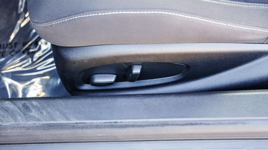 Used 2022 Chevrolet Camaro LT image 26