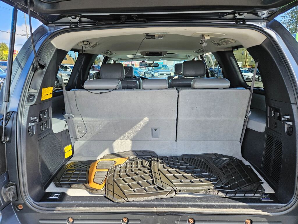 Used 2010 Toyota Sequoia Platinum AWD/4WD image 21