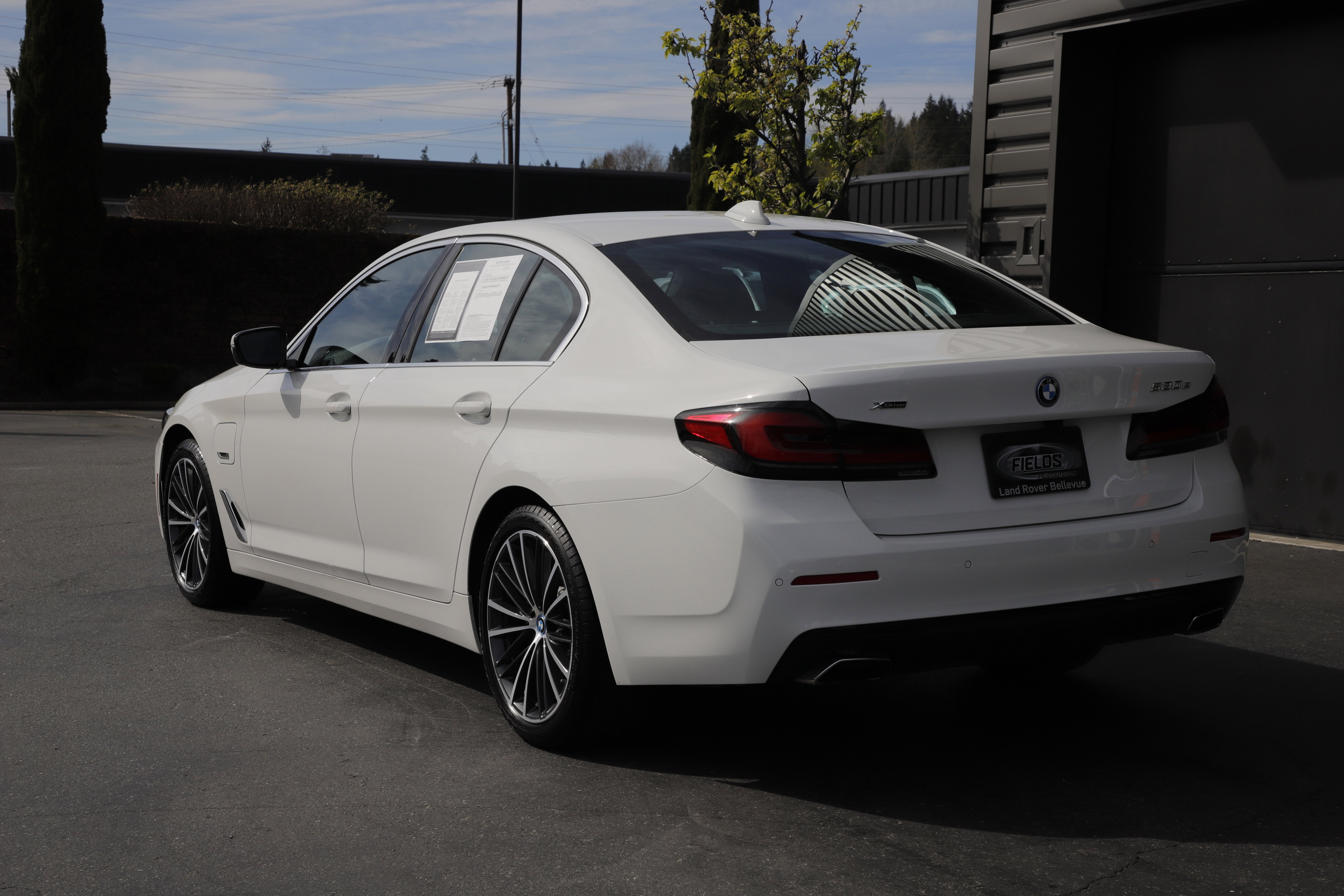 Used 2023 BMW 530e xDrive w/ Premium Package AWD/4WD image 6