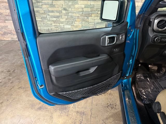Used 2019 Jeep Wrangler Unlimited Rubicon w/ Dual Top Group AWD/4WD image 11
