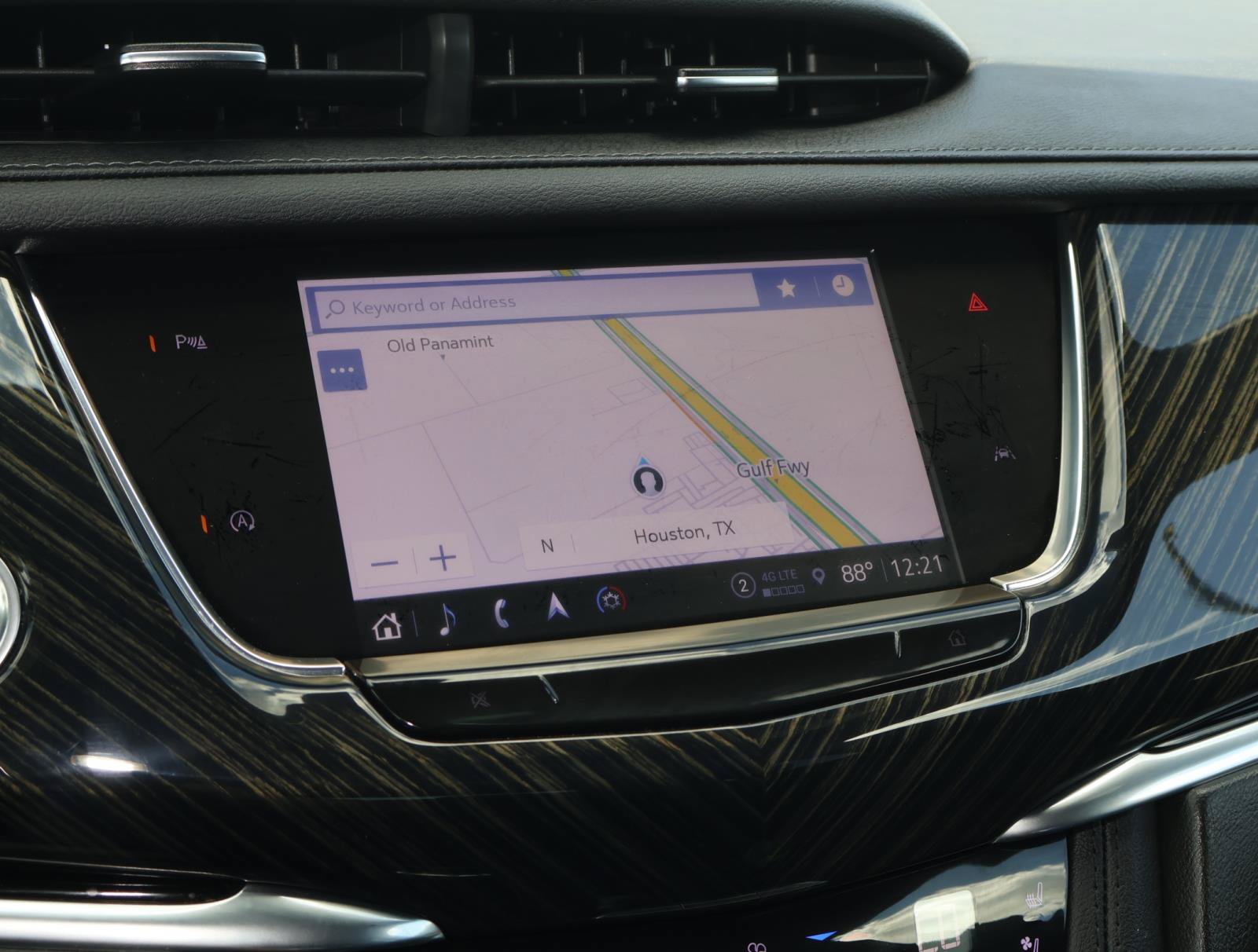 Certified 2025 Cadillac XT6 Premium Luxury FWD image 31