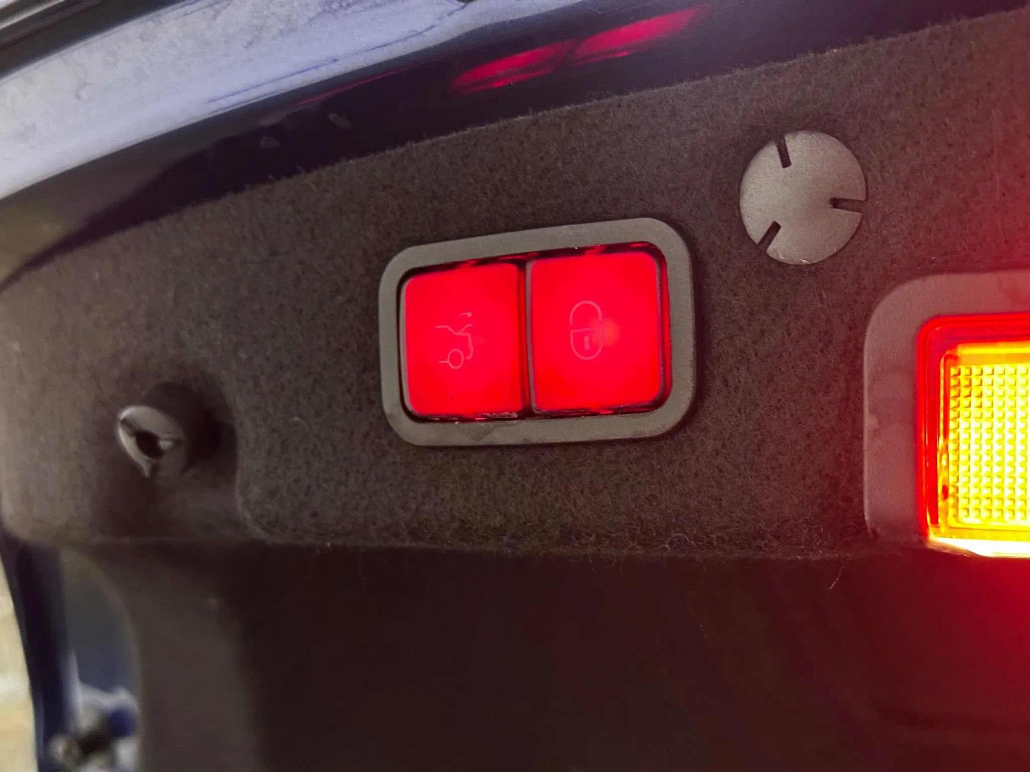 Used 2019 Mercedes-Benz C 300 Sedan w/ Parking Assistance Package image 19