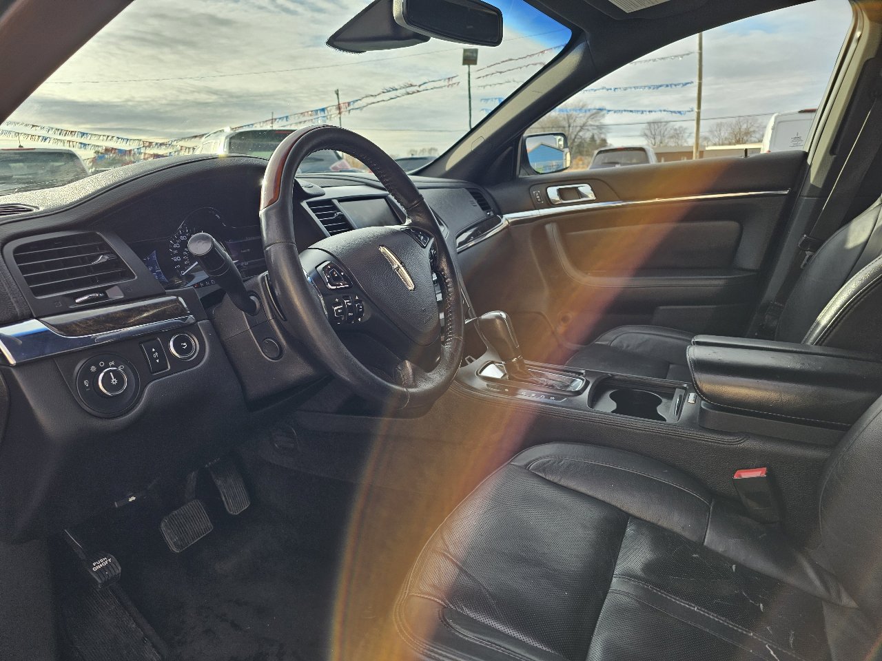 Used 2014 Lincoln MKS image 6