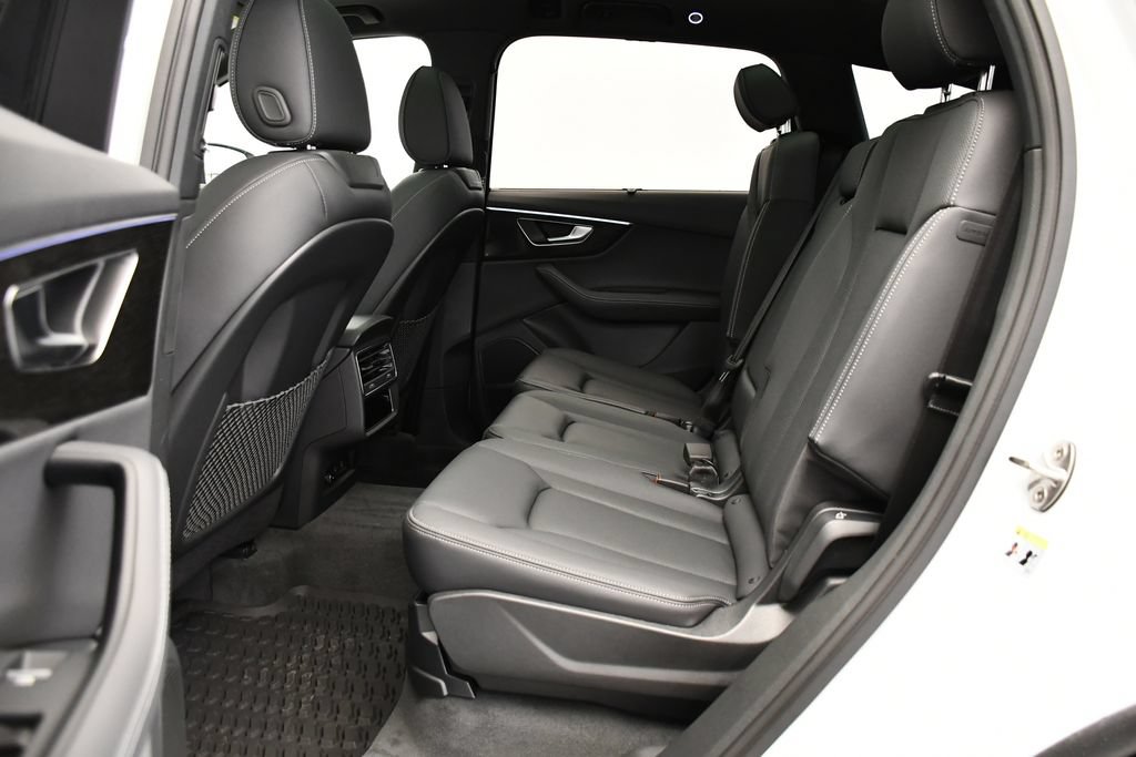 Used 2026 Audi Q7 3.0T Premium Plus w/ Premium Plus Package AWD/4WD image 40