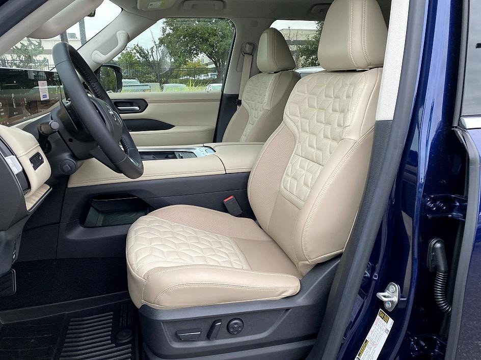New 2026 Nissan Armada Platinum image 8