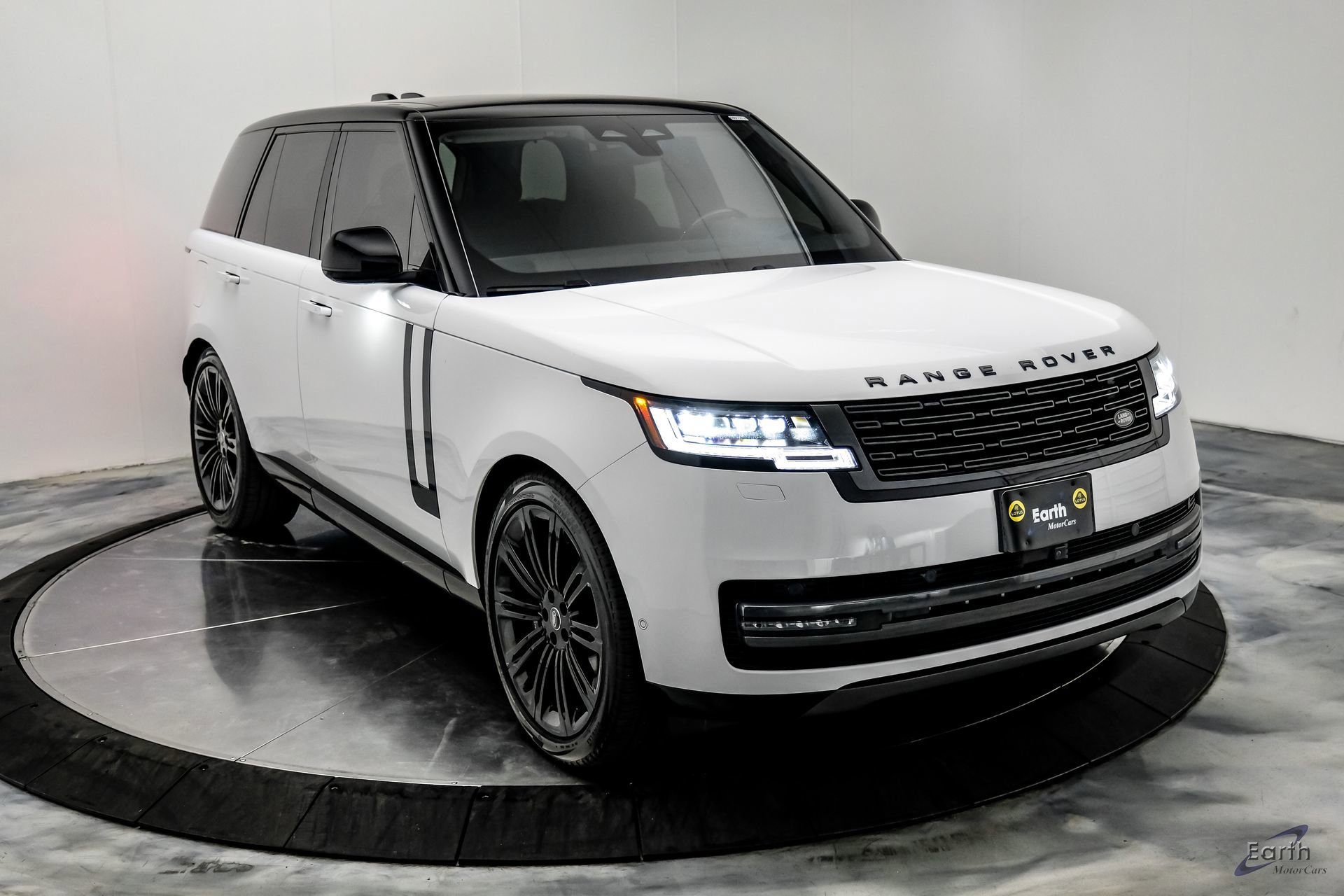 Used 2024 Land Rover Range Rover SE AWD/4WD image 24