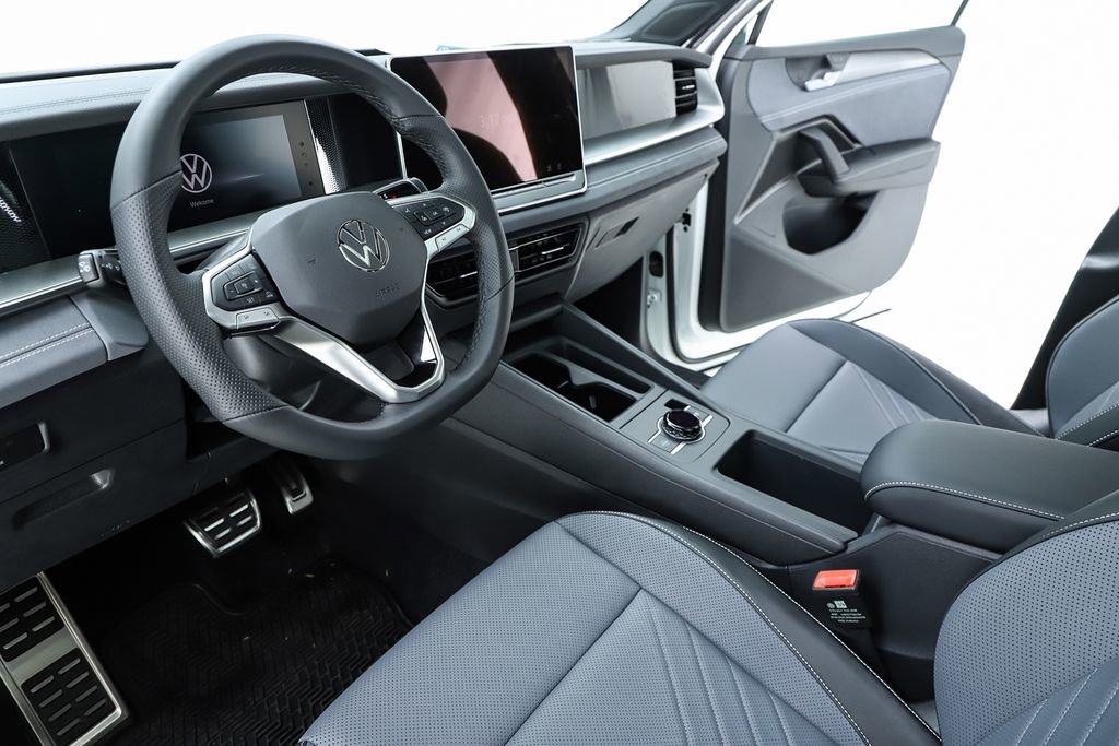 New 2026 Volkswagen Tiguan SE R-Line image 19