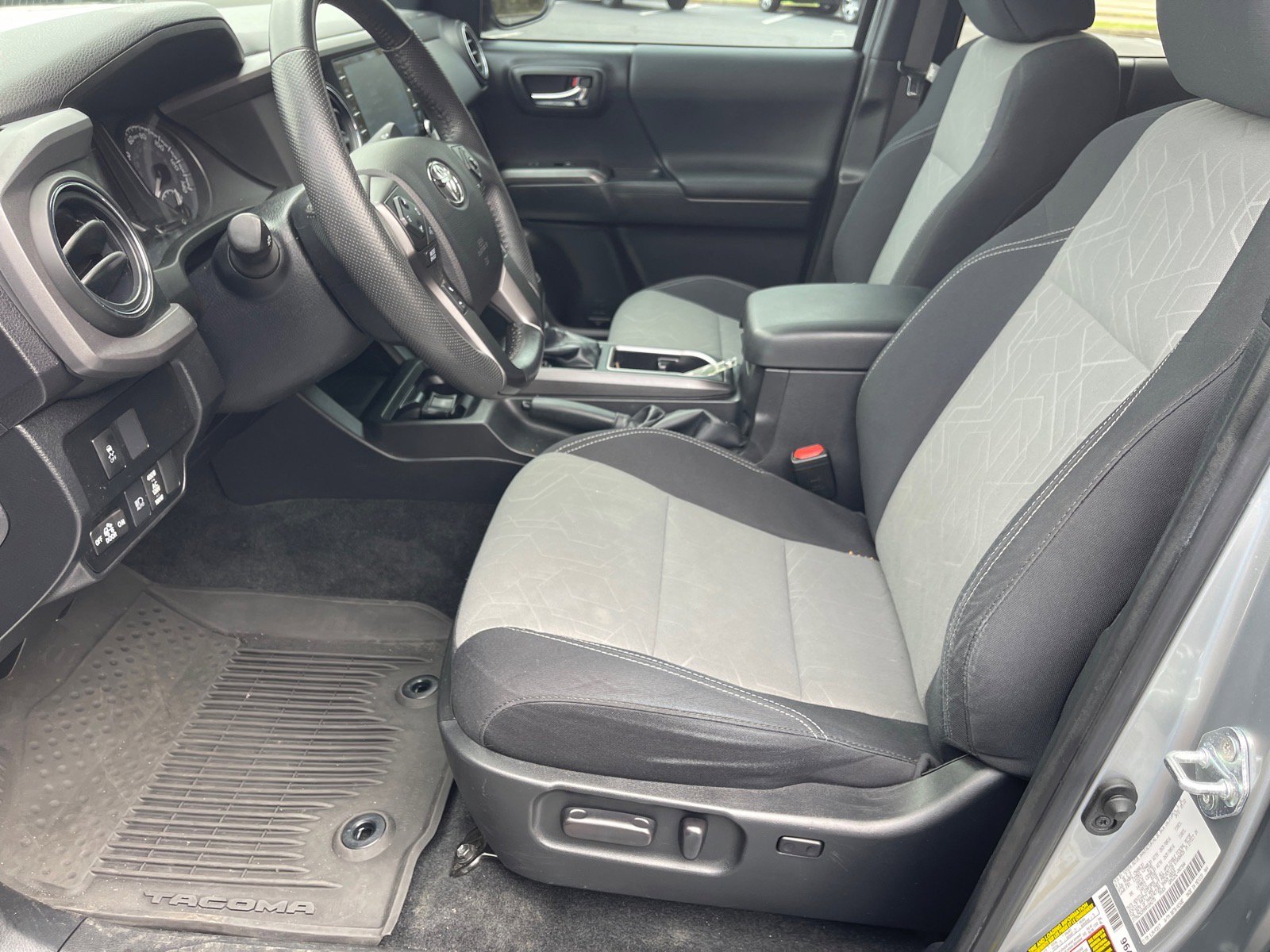 Used 2022 Toyota Tacoma TRD Off-Road w/ Technology Package image 10