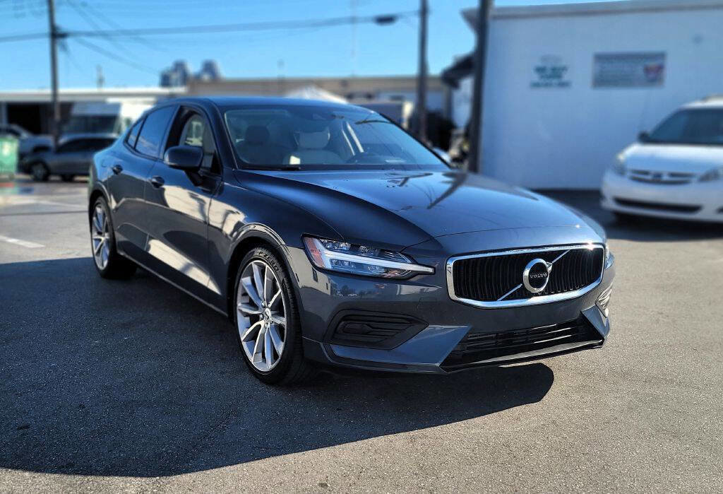 Used 2019 Volvo S60 T5 Momentum w/ Premium Package image 7