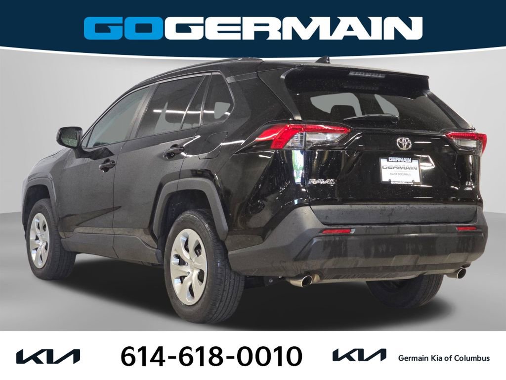 Used 2021 Toyota RAV4 LE AWD/4WD image 11