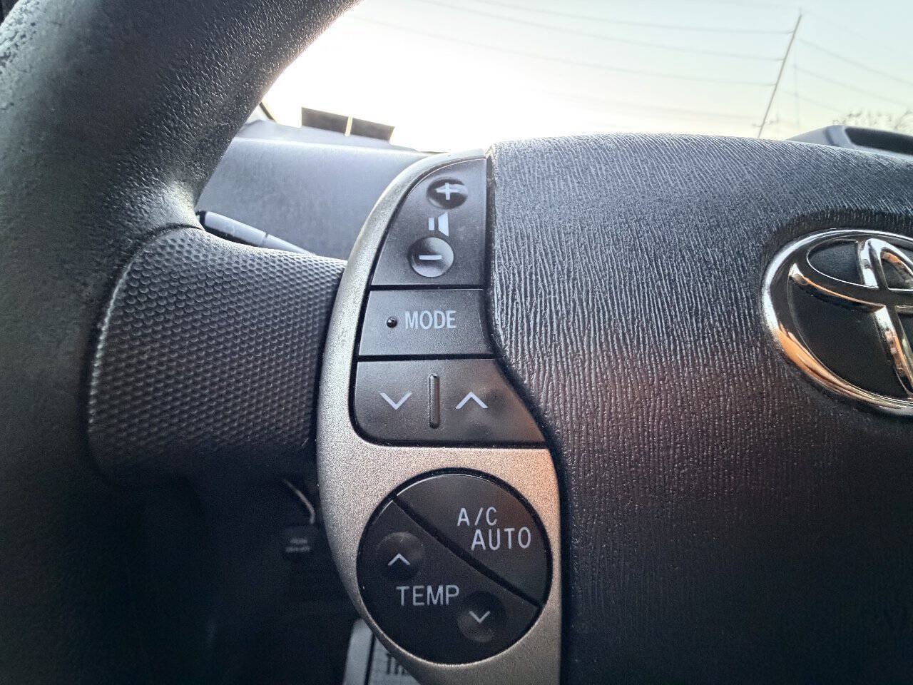 Used 2007 Toyota Prius w/ Pkg 2 FWD image 9
