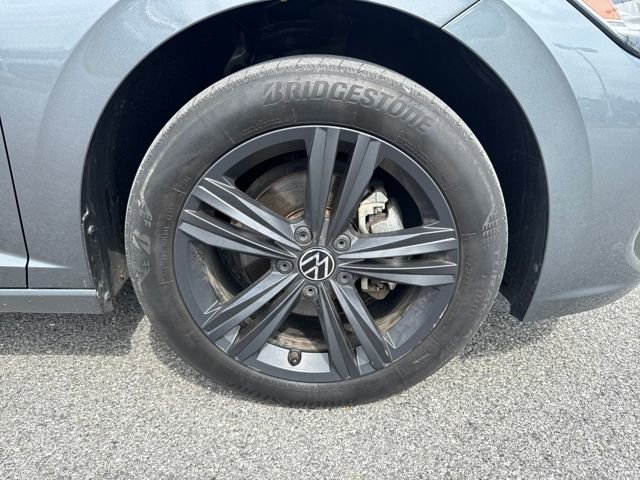 Used 2022 Volkswagen Jetta SE w/ Panoramic Sunroof Package image 8