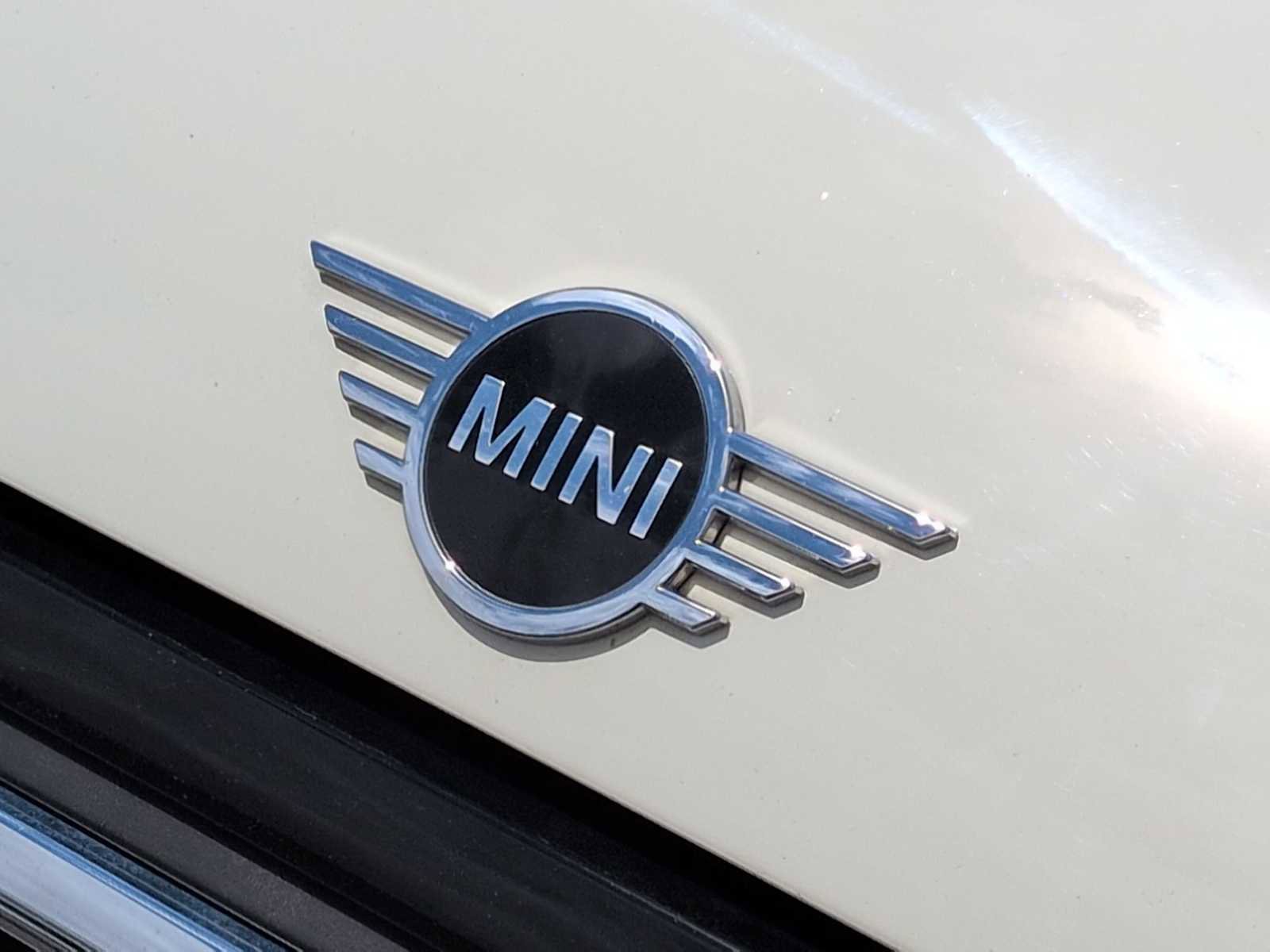 Used 2022 MINI Cooper 2-Door Hardtop FWD image 12